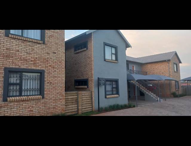 3 BEDROOM DUPLEX FOR SALE IN CLARINA